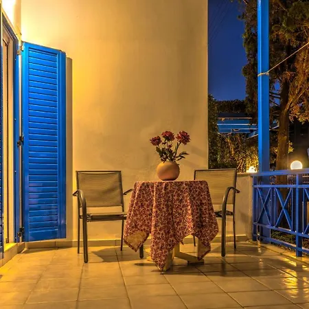 5mins- Beach - Shops -bbq -wood Oven -patio-6 Apartment