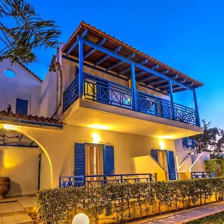 5mins- Beach - Shops -bbq -wood Oven -patio-6 Apartment Gazi