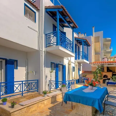 5mins- Beach - Shops -bbq -wood Oven -patio-6 *