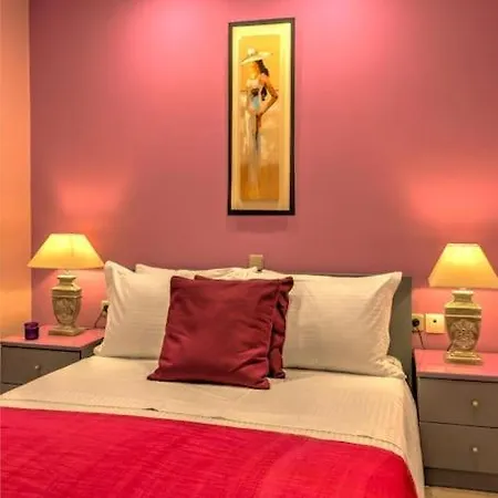 5mins- Beach - Shops -bbq -wood Oven -patio-6 Apartment Gazi