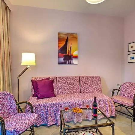 Apartment 5mins- Beach - Shops -bbq -wood Oven -patio-6 Gazi